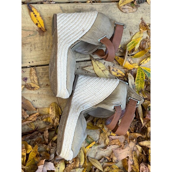 New Wedge Heel platforms side 5M BCBGengeration fall fashion - Picture 2 of 7